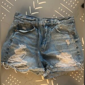 AE mom shorts size 6!!!